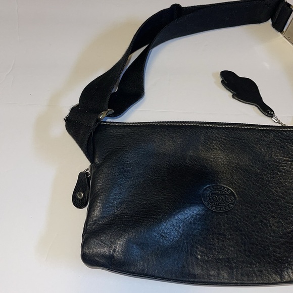 Roots Canada Vintage Black Pebbled Leather Fanny Pack - Picture 5 of 14